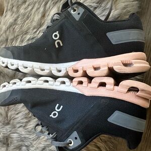 On cloud gently used inside the house on the treadmil